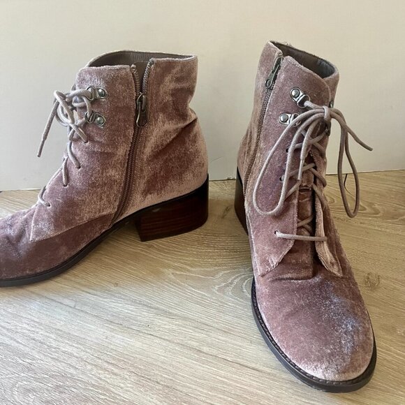 L. Paolo Velvet Lace Up Heel Boots Size 9 - Picture 2 of 7